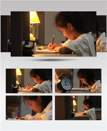 学生做家庭作业