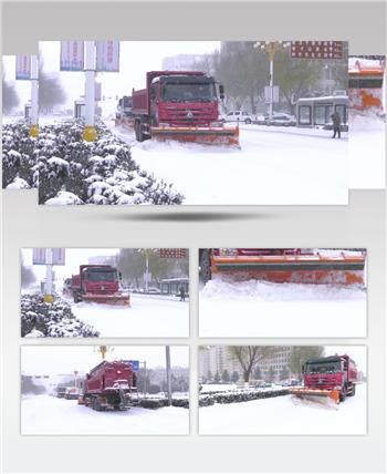 清雪车暴雪中铲雪
