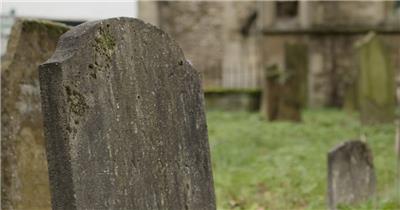 用平移镜头看英国牛津墓地墓碑