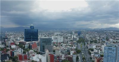 墨西哥城办公楼、公寓、交通和山区