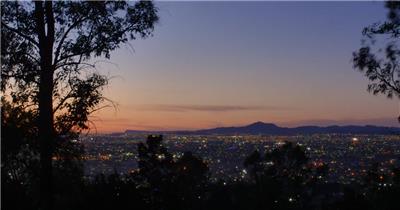 实拍夕阳落日下的城市景观