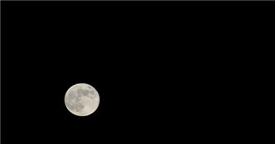 延时摄影夜空中圆月快速移动