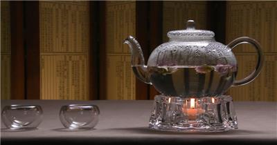 实拍玻璃茶壶和杯子