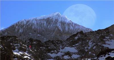 4K西藏圣山明月与摄影师