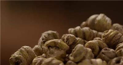 实拍高清中草药古法制作药丸视频素材