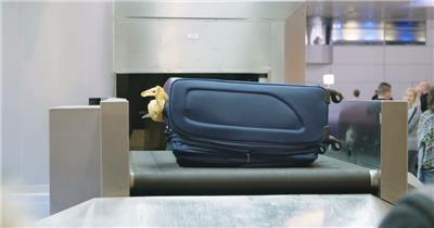 机场行李托盘行李传送带行李运输航空服务视频素材