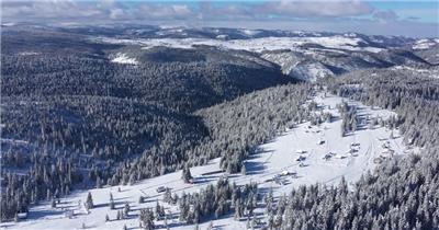 【4K】冬季雪林壮观航拍旅游宣传美景视频素材