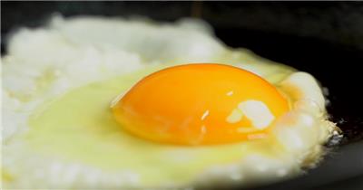 营养早餐煎鸡蛋慢动作