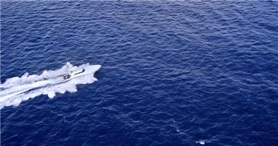 4k航拍大海上豪华游艇航行旅游高清视频素材