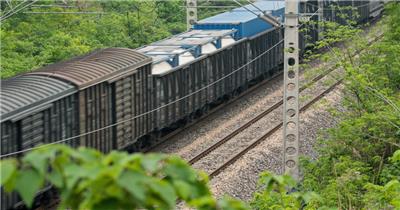绿皮火车运输物流煤炭集装箱石油