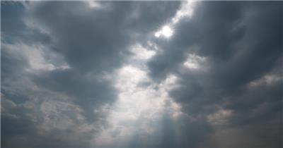 多云天气丁达尔效应阳光普照大地