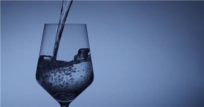 酒杯倒水水分子气泡人体骨骼透视医疗动画