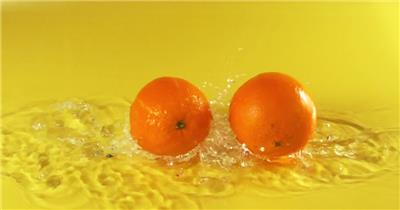 新鲜蔬果橘子橙子入水特写镜头视频素材