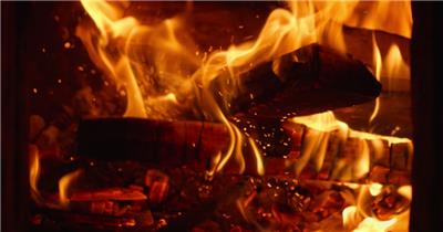 篝火木柴火焰燃烧炭火星升格