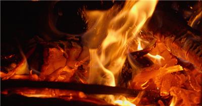 木炭柴火焰篝火星燃烧火苗