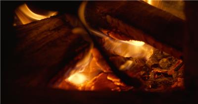 木柴火堆炭火焰燃烧篝火星火钳