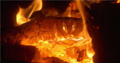 燃烧的木炭柴火草木灰火焰