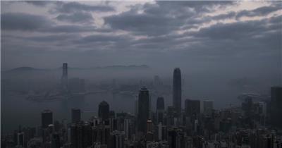 浓雾下香港维港优美夜景