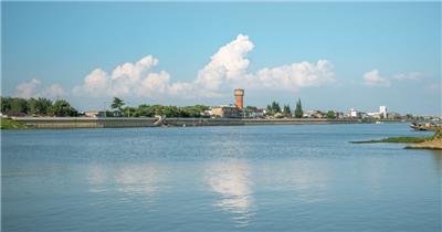 蓝天白云河流河道小镇乡村