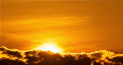 金色太阳升起早晨日出东方