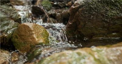 湍急山泉水小溪升格慢镜头慢动作