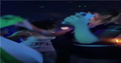 酒吧舞女表演视频