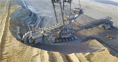 4K航拍大型漏天矿场矿产开采背景视频