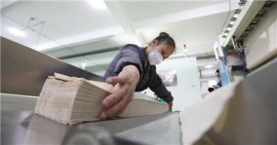 纸巾 生产车间 人工 抽纸 厂区 高清视频 素材 实拍 工人 机械化 生产