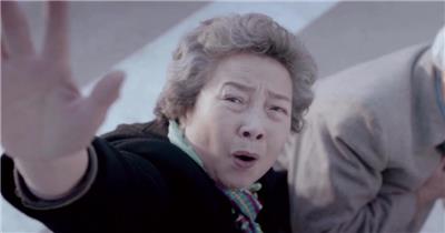 老人妇女生病灾难痛苦病魔