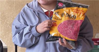 宣讲进农村给农民普及知识