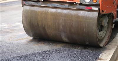 滚筒压路机油漆路面工作修路