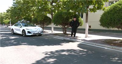 汽修专业学生驾驶汽车学习远原理