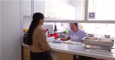 居家养老服务驿站社区餐厅老人就餐服务群众