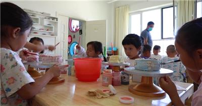 幼儿园彩泥课手工课